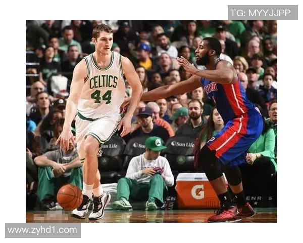 记者:老鹰建队有点穷人版24绿军的意思 接下来要针对性阵容升级 记者:老鹰建队有点穷人版24绿军的意思 接下来要针对性阵容升级